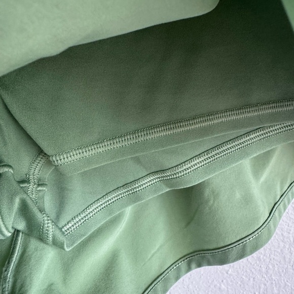 OFFLINE By Aerie Real Me Crossover Flowy Shorts Size Large - Picture 4 of 11